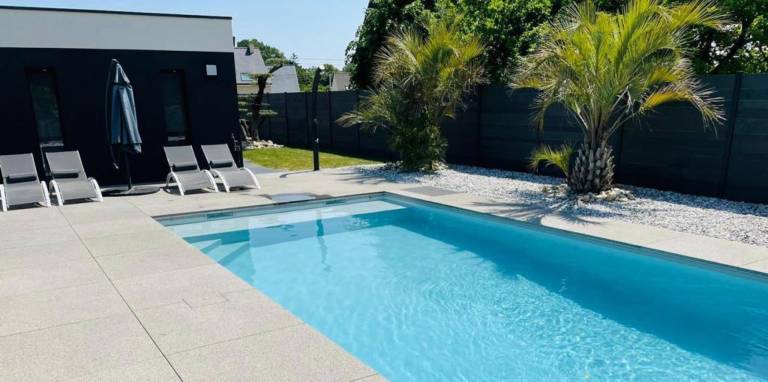 Villa “De Standing” with Private Pool, Wi-Fi, and Air Conditioning in Bruz