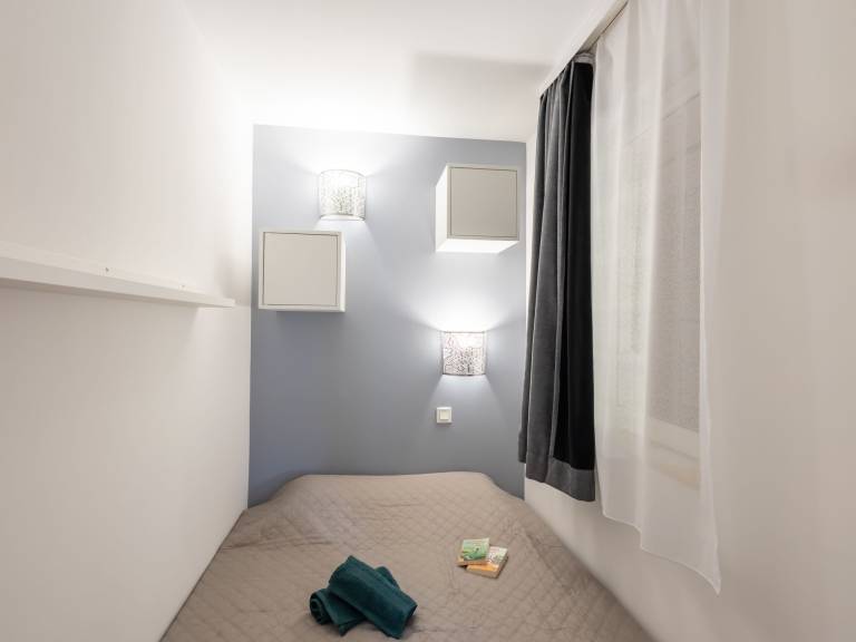 Holiday apartment with pool, patio & garden — photo 5