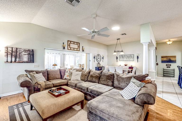 1 Mi to Lake Sumter! Family Retreat w/ Large Patio — photo 4