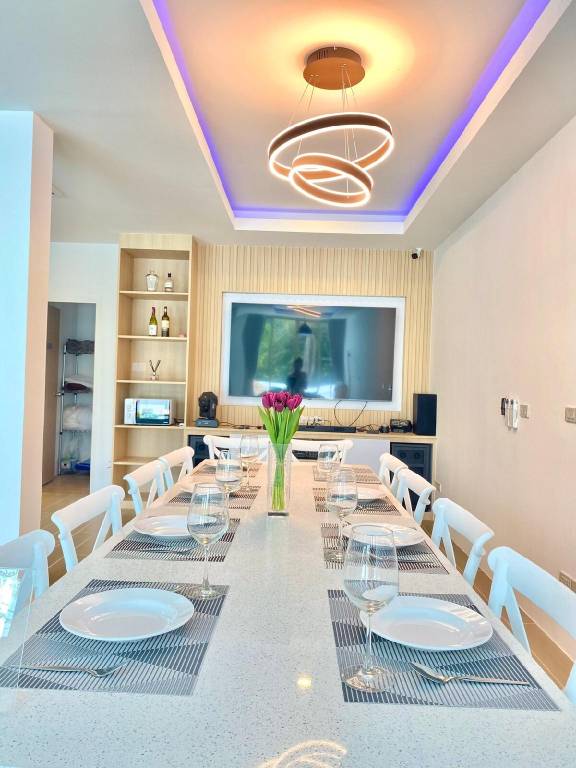 Vacation home with grill & private pool — photo 4