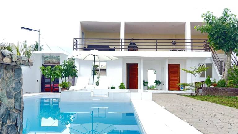 Beautiful chalet with grill & pool | Pets allowed in Tagaytay