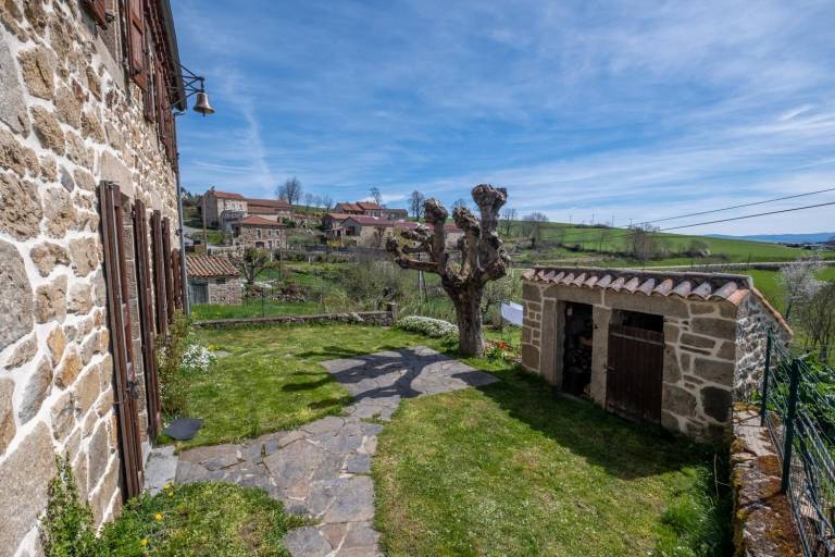 Gite with patio — photo 3