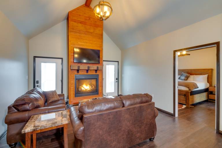 Tranquility Lake Getaway on 27 Acres! — photo 4