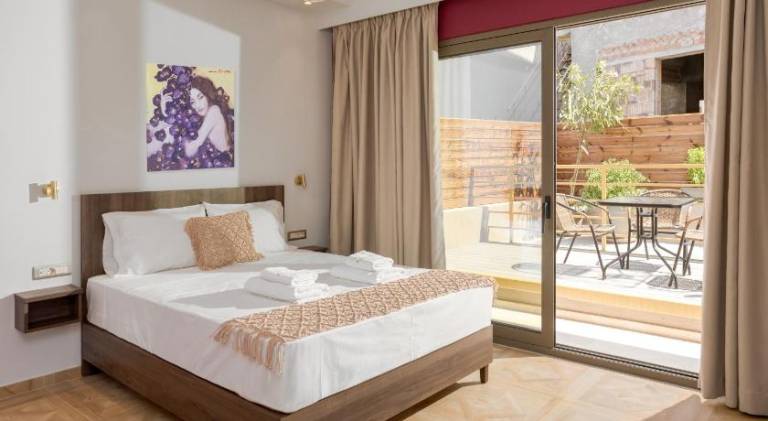Beautiful serviced apartment with hot tub & patio | Pets are welcome — photo 2