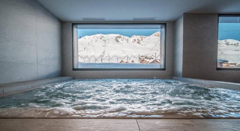 Serviced apartment with sauna, hot tub & pool | Ski nearby | Dogs allowed — photo 3