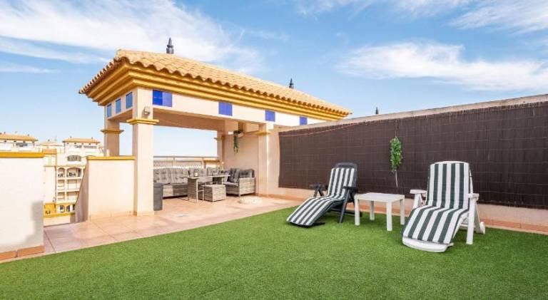 Rental apartment with patio & private pool — photo 4