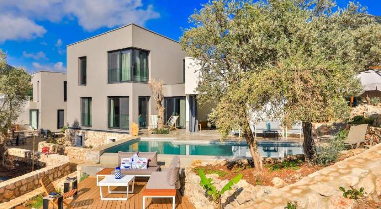 Villa with garden, private pool & terrace — photo 5