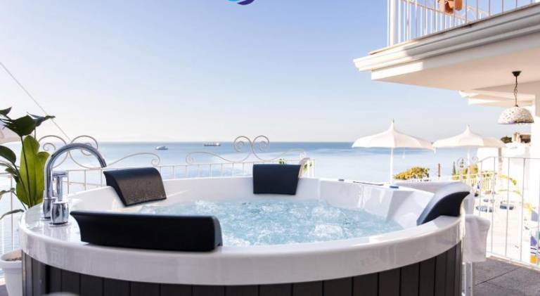 MAR-ISA Amalfi Coast - Luxury Suites & Apartments in Maiori