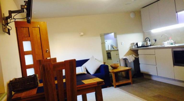 Beautiful serviced apartment with terrace | Close to York Minster | Perfect for remote work | Pets are welcome — photo 3