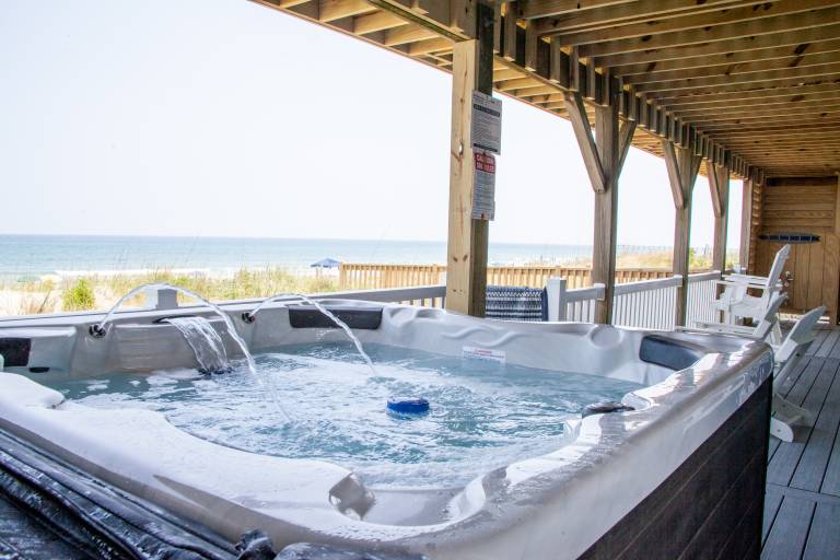 Oceanfront, Hot Tub, Game Room — photo 4