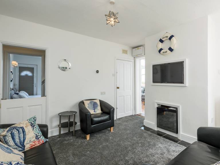 Children-friendly cottage with barbeque & yard | Beach view | Next to the beach | Pets are welcome — photo 3