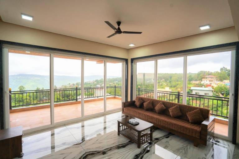 Fully equipped villa with barbecue, yard & pool | Perfect for remote work | Pet-friendly — photo 4