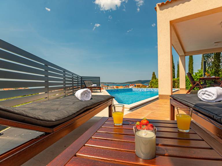 House with terrace, yard & private pool | Sea view — photo 2