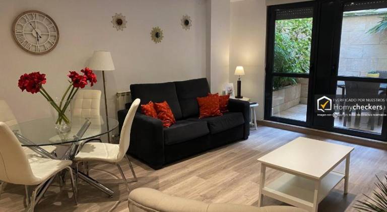 Fully equipped charming rental apartment with patio | Near Plaza Mayor | Dogs allowed — photo 3