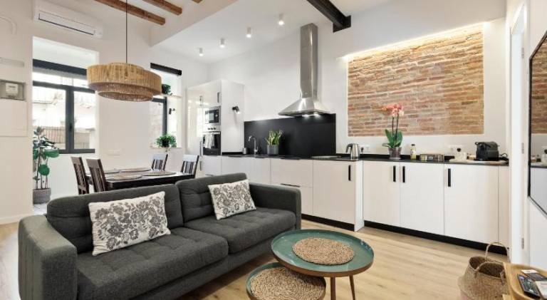 Fully equipped charming holiday apartment | Near La Boqueria | Dogs allowed in Barcelona