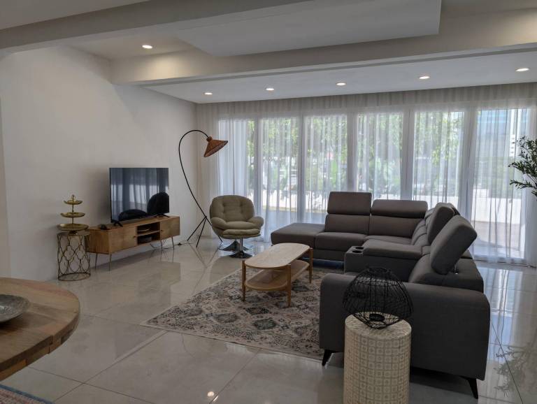 Luxury Tropical Bungalow in Damansara Golden Core in Kuala Lumpur