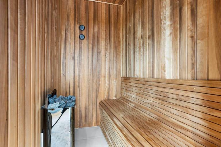 Vacation home with pool, barbecue & sauna — photo 4