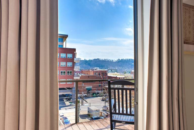Condo | Mountain view — photo 4