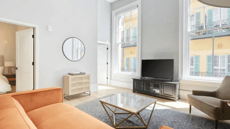 Minutes from French Quarter Dining & Live Jazz NOLA Stay The Harlequin by AvantStay