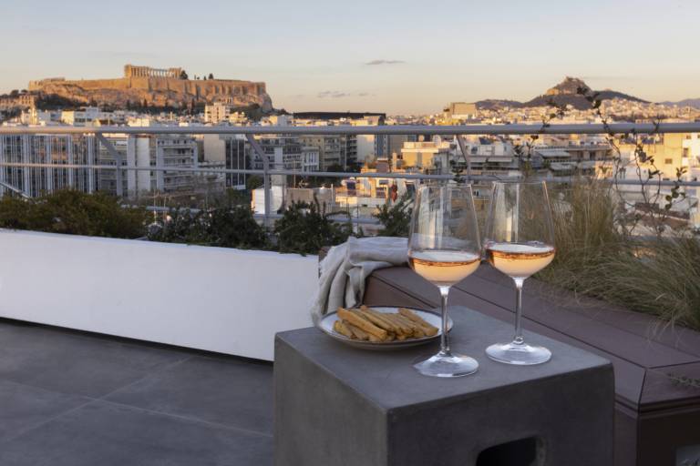 Antisthenous6 &middot; STUNNING PENTHOUSE W SPECTACUL