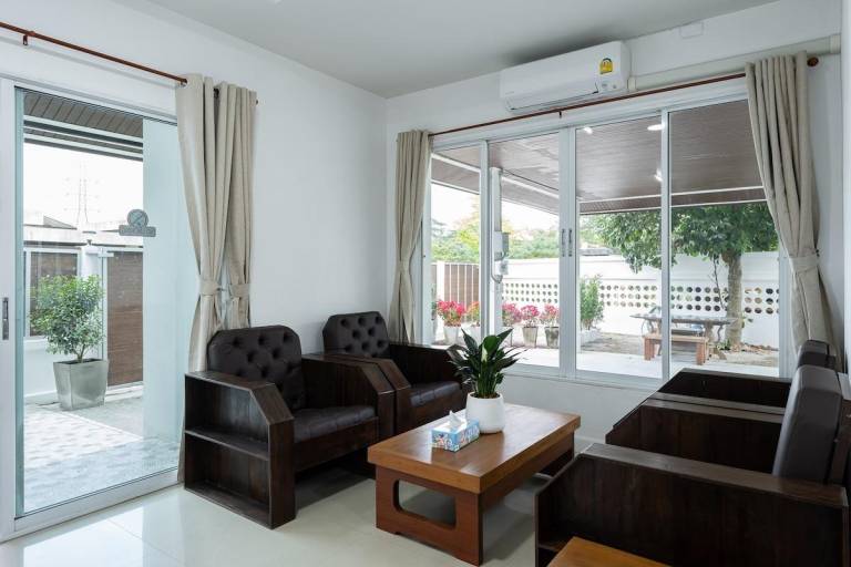 Lovely vacation home with garden & grill | Water view | Perfect for remote work | Dogs allowed in Chiang Mai