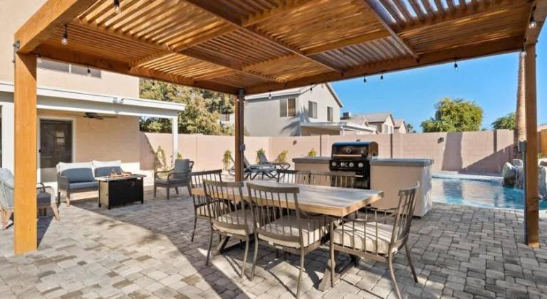House with terrace & pool — photo 5