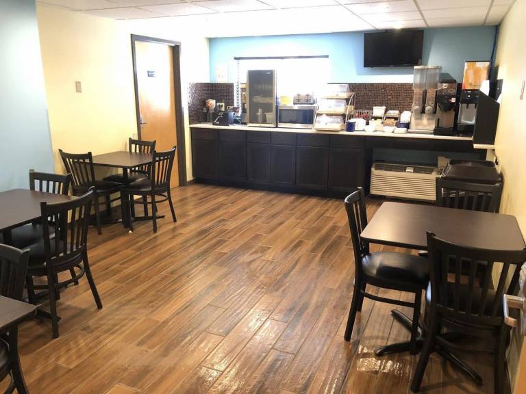 Days Inn by Wyndham Grove City Columbus South — photo 4