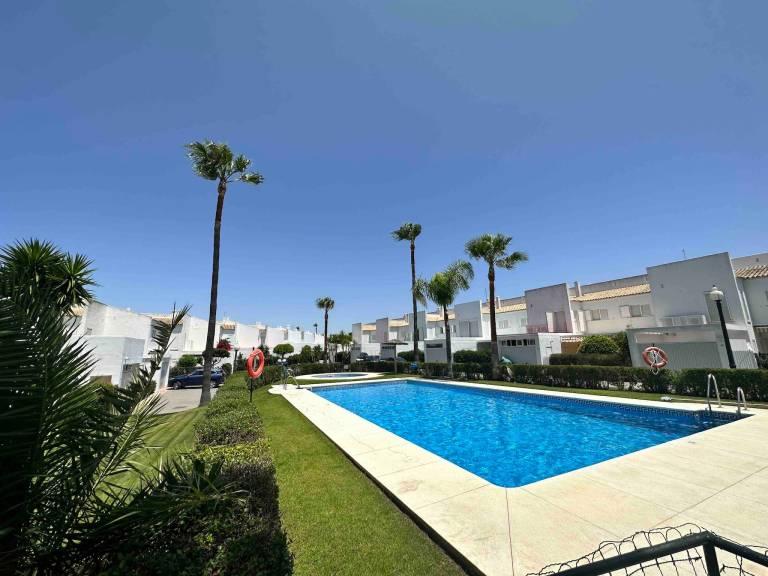 Villa with barbecue, patio & yard in Chiclana de la Frontera