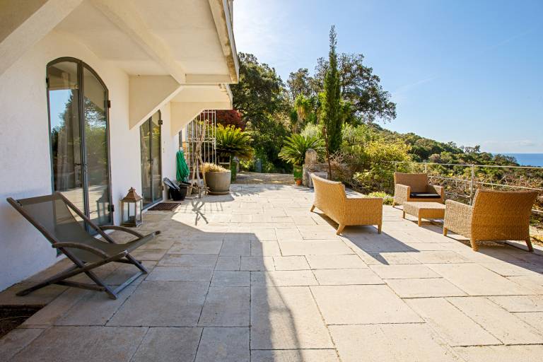Villa "Vue sur les Iles d'Or" with Sea View, Private Pool & Wi-Fi — photo 3