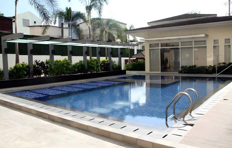 Rental apartment with pool | Perfect for remote work | Dogs allowed in Pasay