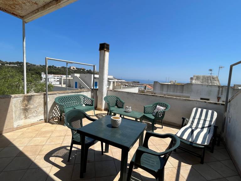 Apartment 'Monolocale Giorgia' with Sea View, Private Terrace and Air Conditioning — photo 2