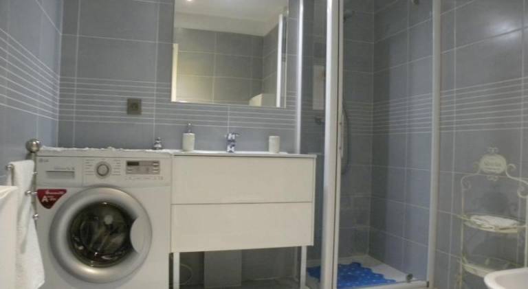 Holiday apartment with private pool & yard — photo 2