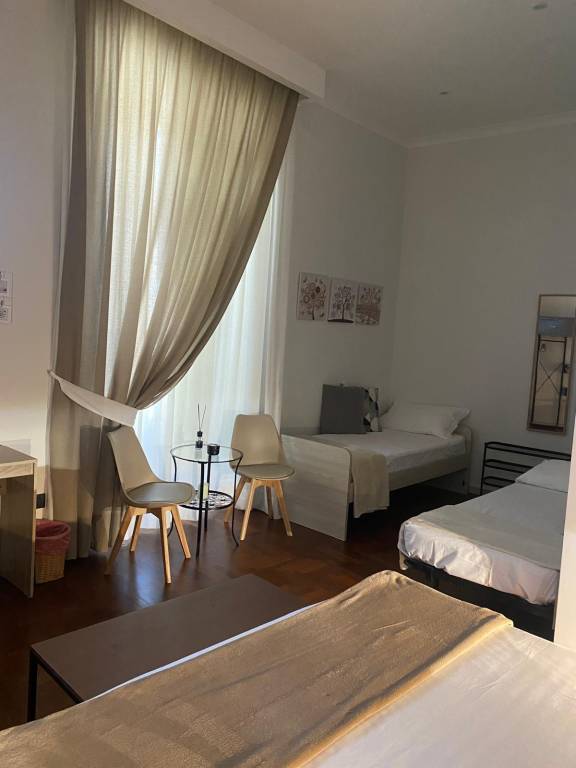 Private room | Close to Naples Cathedral | City view — photo 2