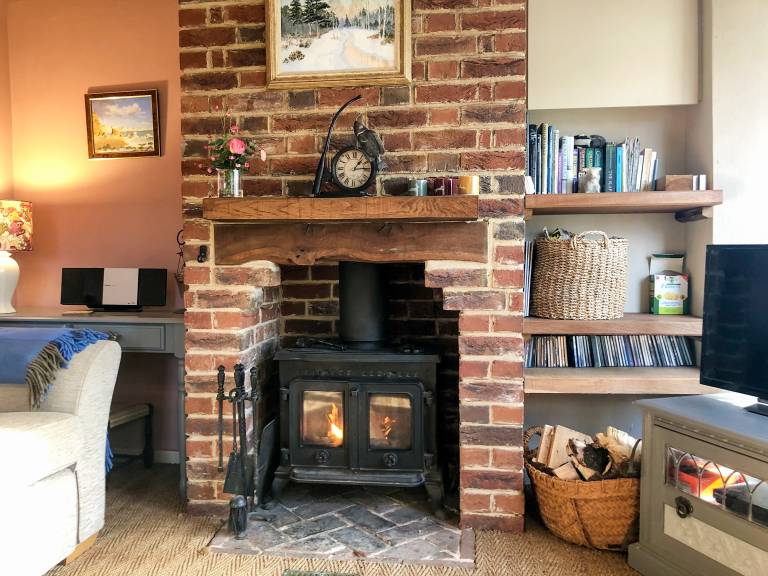 Cottage with barbeque & garden | River view — photo 4