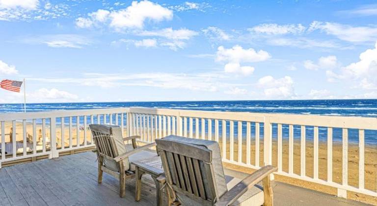 House with terrace in Galveston, TX