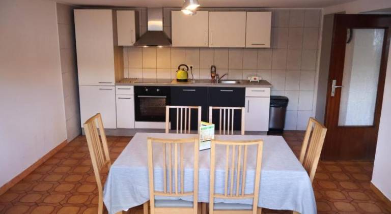 Apartment with patio — photo 2