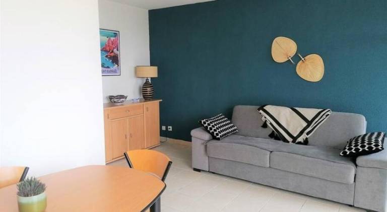 Apartment with terrace — photo 2