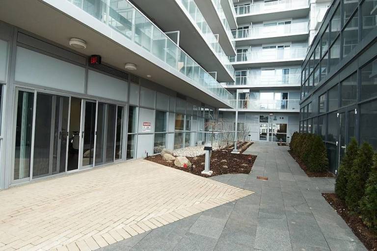 Condo Wellington Place