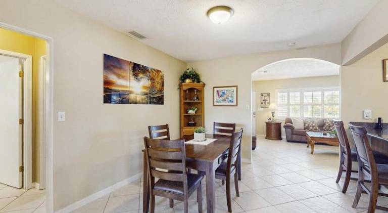 Beautiful vacation home with pool | Pets allowed — photo 4