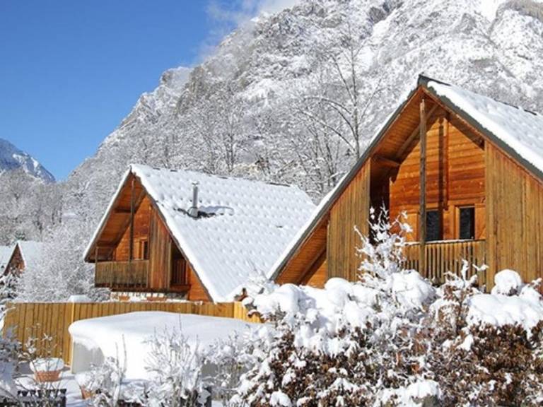 Chalet with private pool — photo 2