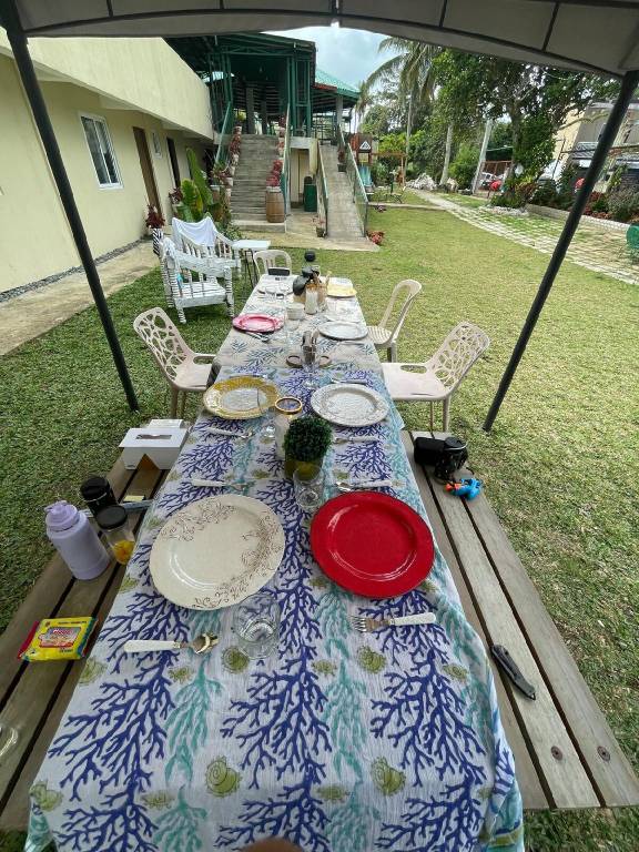 Vacation home with barbeque, yard & pool — photo 4
