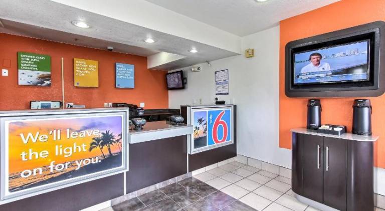 Motel 6 Salinas, CA - North Monterey Area — photo 3