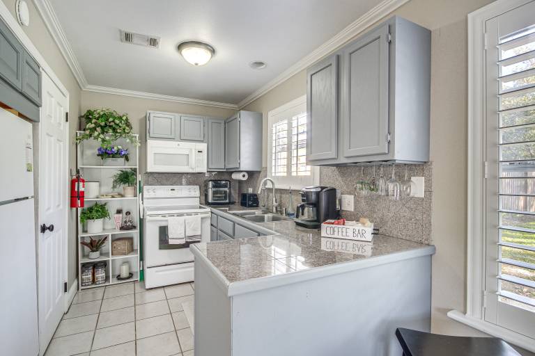 Walk to Beach: Waveland Retreat w/ Yard! — photo 3