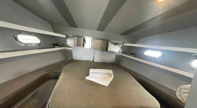 Boat with patio — photo 4