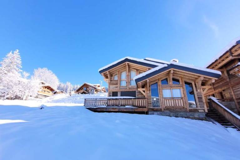 Holiday apartment with patio & garden | Garden view in Les Gets