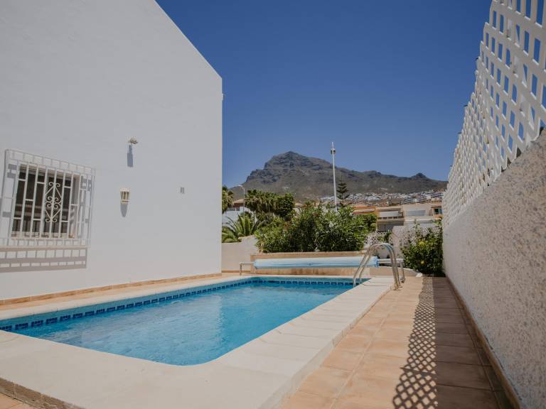 Villa with terrace, grill & private pool | Sea view — photo 5