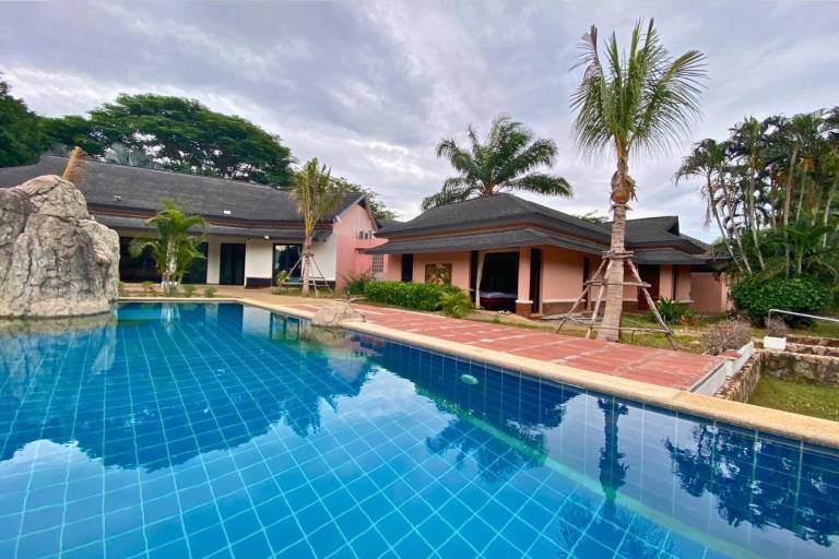 Luxury Pool Villa in Pattaya