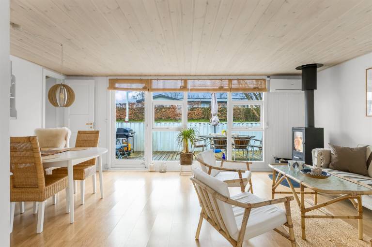 Fully equipped wonderful vacation home with garden & patio | Beach nearby | Pet-friendly — photo 3