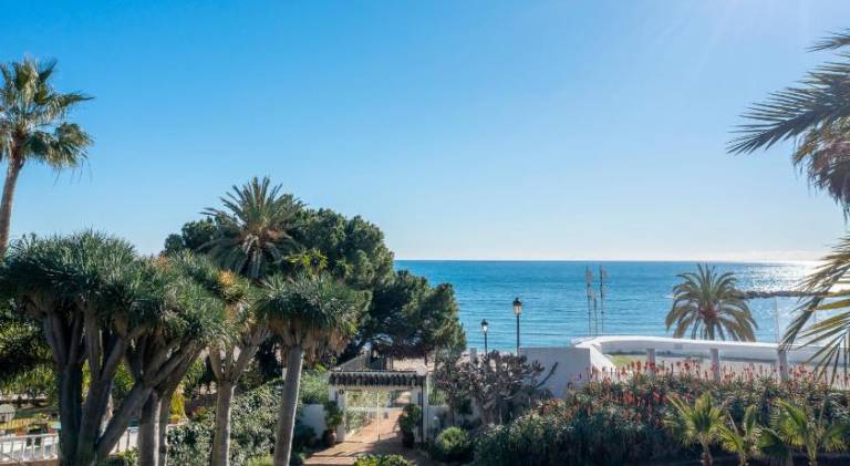 Modern 2 Bedroom Apartment, with Sea Views, in Playas del Duque - Puerto Banus — photo 5