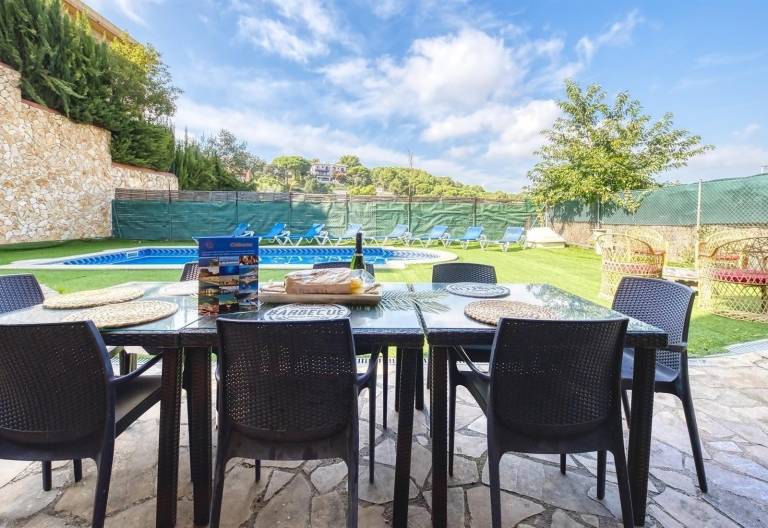 Villa with garden, barbeque & terrace | Garden view — photo 5